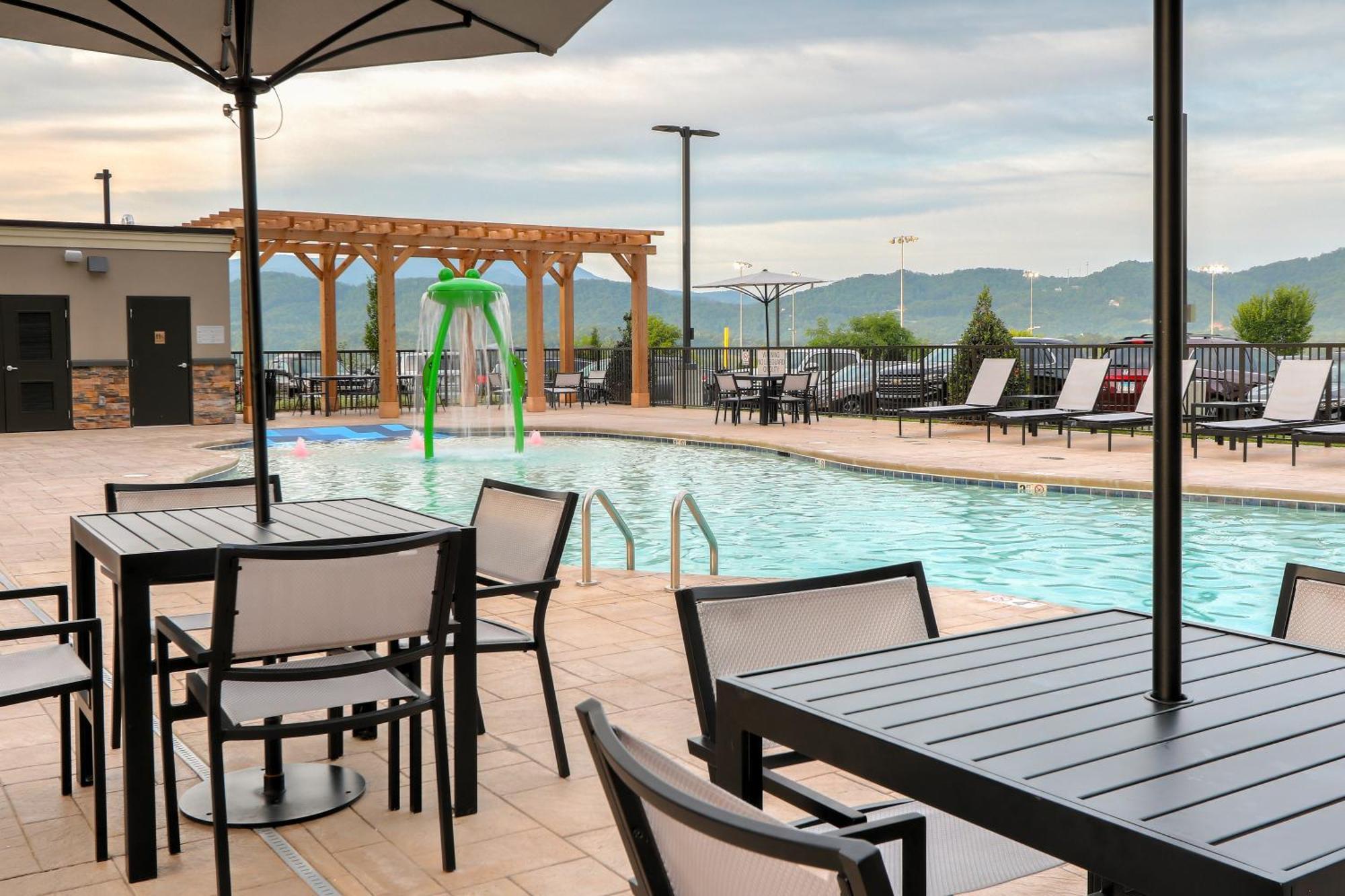 Staybridge Suites Pigeon Forge - Smoky Mtns By Ihg ภายนอก รูปภาพ